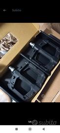 pedali flat neri raceface per MTB e BMX nuovi 