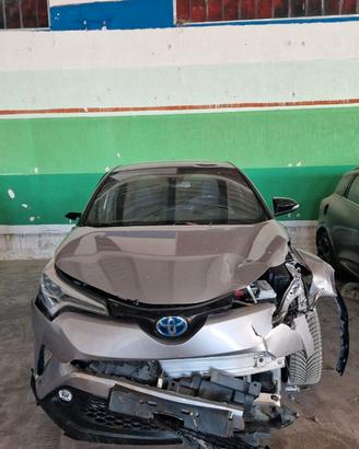 Toyota chr incidentata
