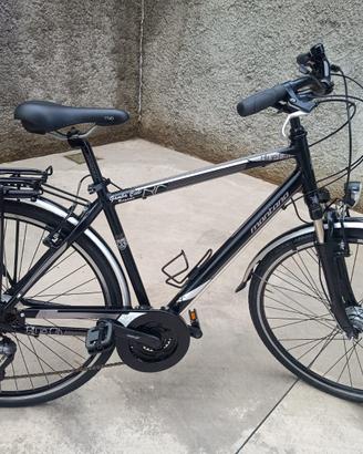 BICI DA 28   MARCA MONTANA  BLUE  CITY   TREKKING