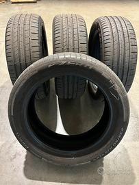 Gomme Pirelli 235 50 R19