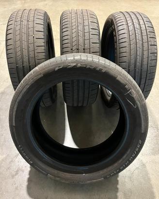 Gomme Pirelli 235 50 R19