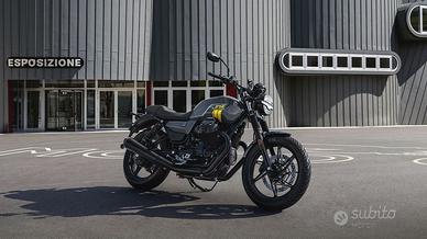 Moto Guzzi V7 V STONE 105TH - PRONTA CONSEGNA...