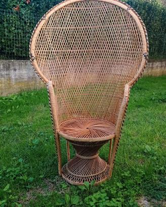Sedia Pavone in Vimini con rifiniture nere
