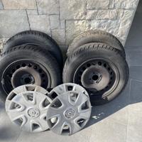 Gomme 4 stagioni 185/65/15 con cerchi