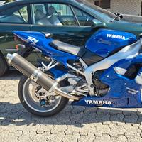 Yamaha R1 99 ASI ESENTE BOLLO!!!