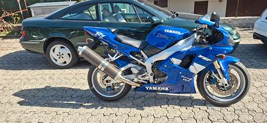 Yamaha R1 99 ASI ESENTE BOLLO!!!