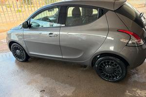 Lancia Ypsilon 1.2 69 CV 5 porte GPL Silver Plus
