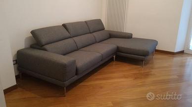 Divano 4 posti con chaise-longue