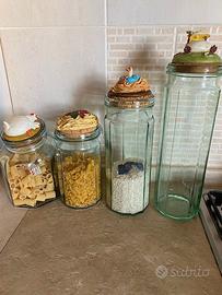 Barattoli in vetro e tappi in ceramica