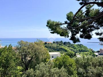PORZIONE DI BIFAMILIARE A ALBISSOLA MARINA