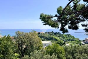 PORZIONE DI BIFAMILIARE A ALBISSOLA MARINA