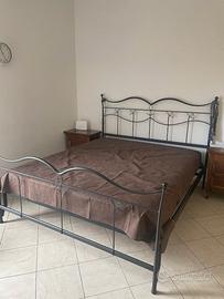 Letto, armadio, cassettiera e 2 comodini