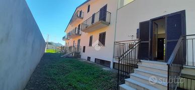 VILLA A SCHIERA A BONEA