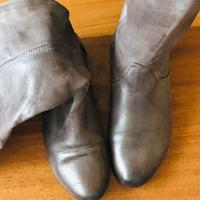 Stivale grigio tacco basso