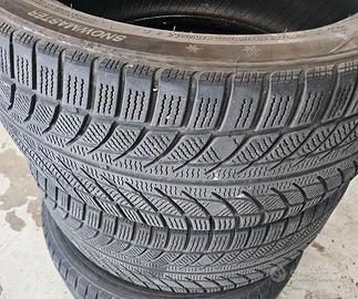 2 gomme invernali Goodride 235/45/R18