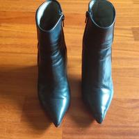 tronchetti in pelle neri Versace