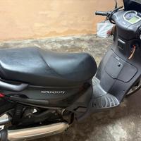 Aprilia Sportcity 200-2006, accessoriata