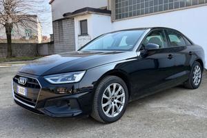 Audi A4 30 TDI/136 CV S tronic line edition