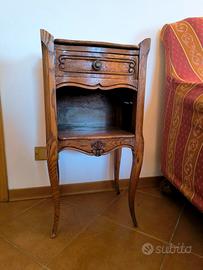 Tavolino/Comodino Antico in Legno – Barocchetto 