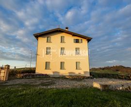 Villa Bifamiliare con finiture di pregio, a Canoss