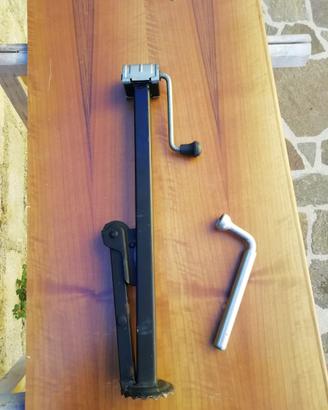 Cric vintage per sollevamento auto
