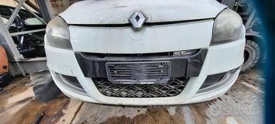 RENAULT MEGANE STATION WAGON 2012 - PARAURTI ANTER