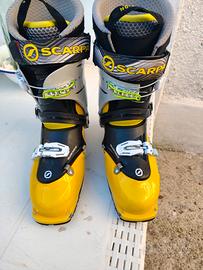 scarponi scialpinismo 