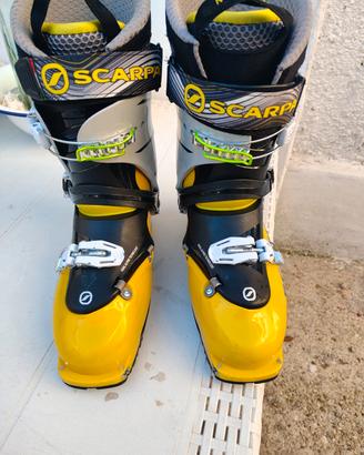 scarponi scialpinismo 
