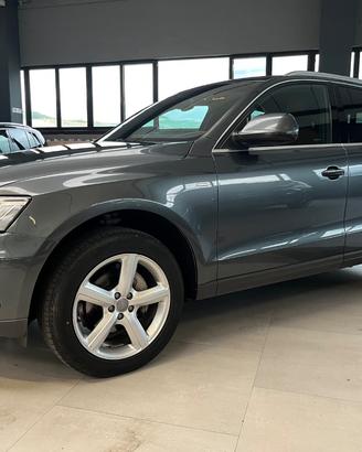 AUDI Q5 2.0 TDI 190 CV cl.d. qu. S tr. Adv.P. S-LI
