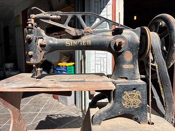 Macchina per il cuoio Singer