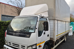 Isuzu nqr 75