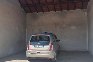 Garage di ampie metrature per auto o camper