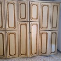 Armadio retrò stile francese