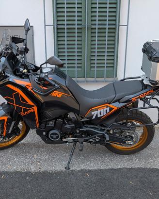 X-Cape 700 Gold Edition 2025 + tris valigie