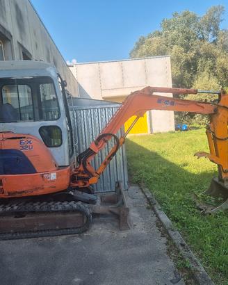 escavatore hitachi  ex32 u 