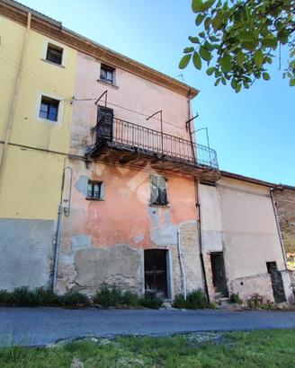CASA SEMINDIPENDENTE A DERNICE