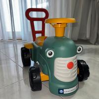 Gioco primi passi bambini con carrellino