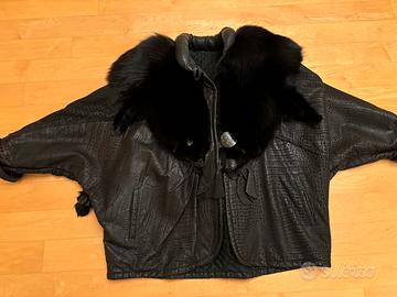 Giacca in pelle con pelliccia in volpe nera