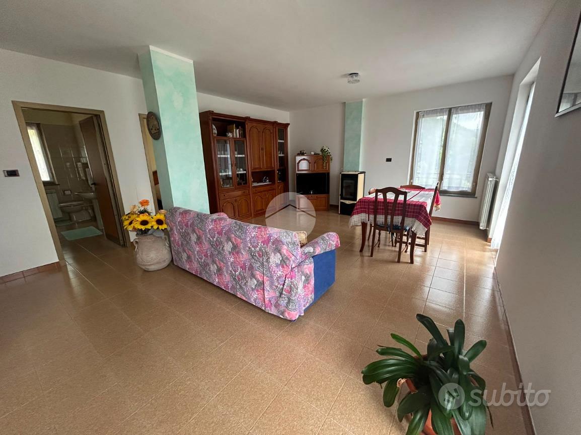 VILLA A SCHIERA D'ANGOLO A FRASSINETTO - Vista 4