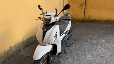 Beverly 400