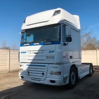 TRATTORE STRADALE DAF XF105.460
