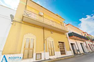 Casale a Taranto
