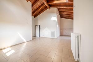 ATTICO A CASTELNOVO DI SOTTO
