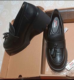 Mocassino donna con tacco nero 38 mai usato