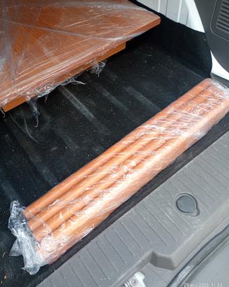tavolo legno colore ciliegio