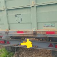 rimorchio petto russo ribaltabile trilaterale 