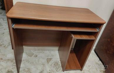 scrivania porta pc