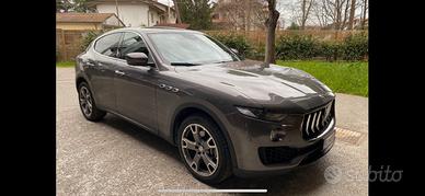 MASERATI LEVANTE 3.0 V6  Q4 ADW 250 CV