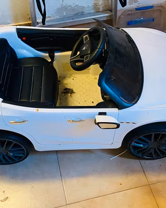 automobilina giocattolo funzionante