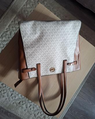 Borsa a Spalla Michael Kors Carmen – come nuova